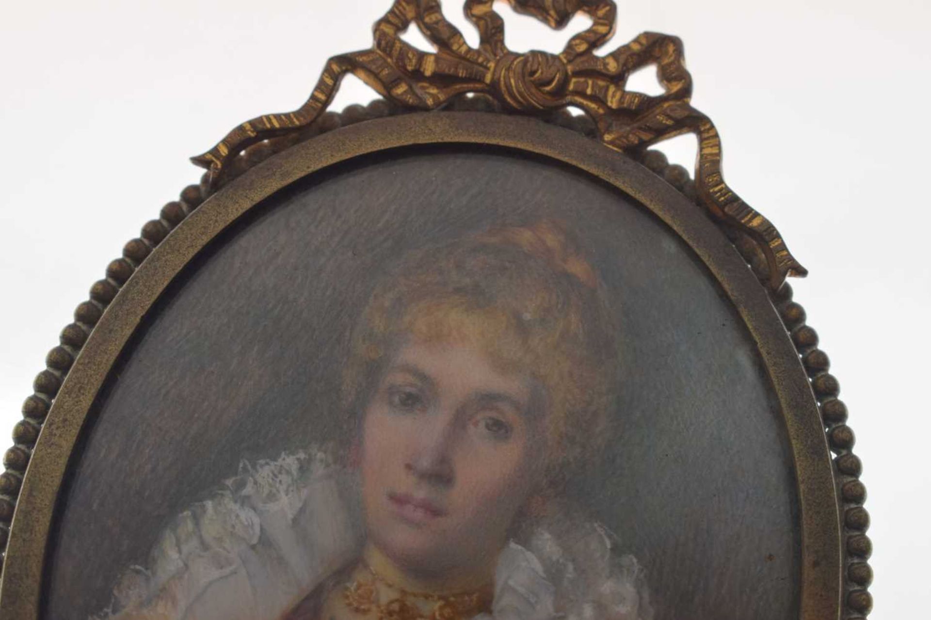 Early 20th century oval portrait miniature of lady - Image 2 of 10