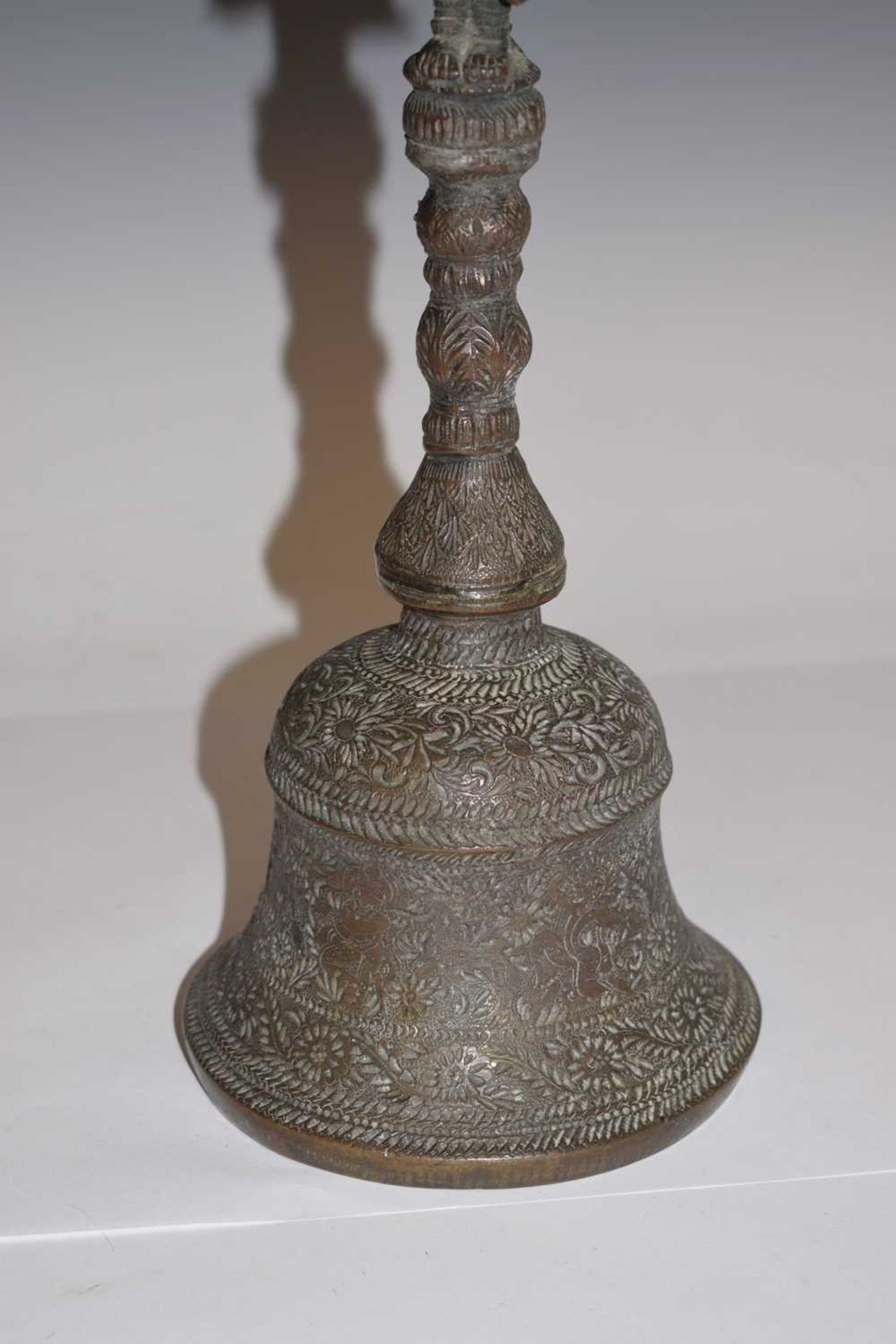 Large Indian cast bronze temple bell - Image 7 of 10