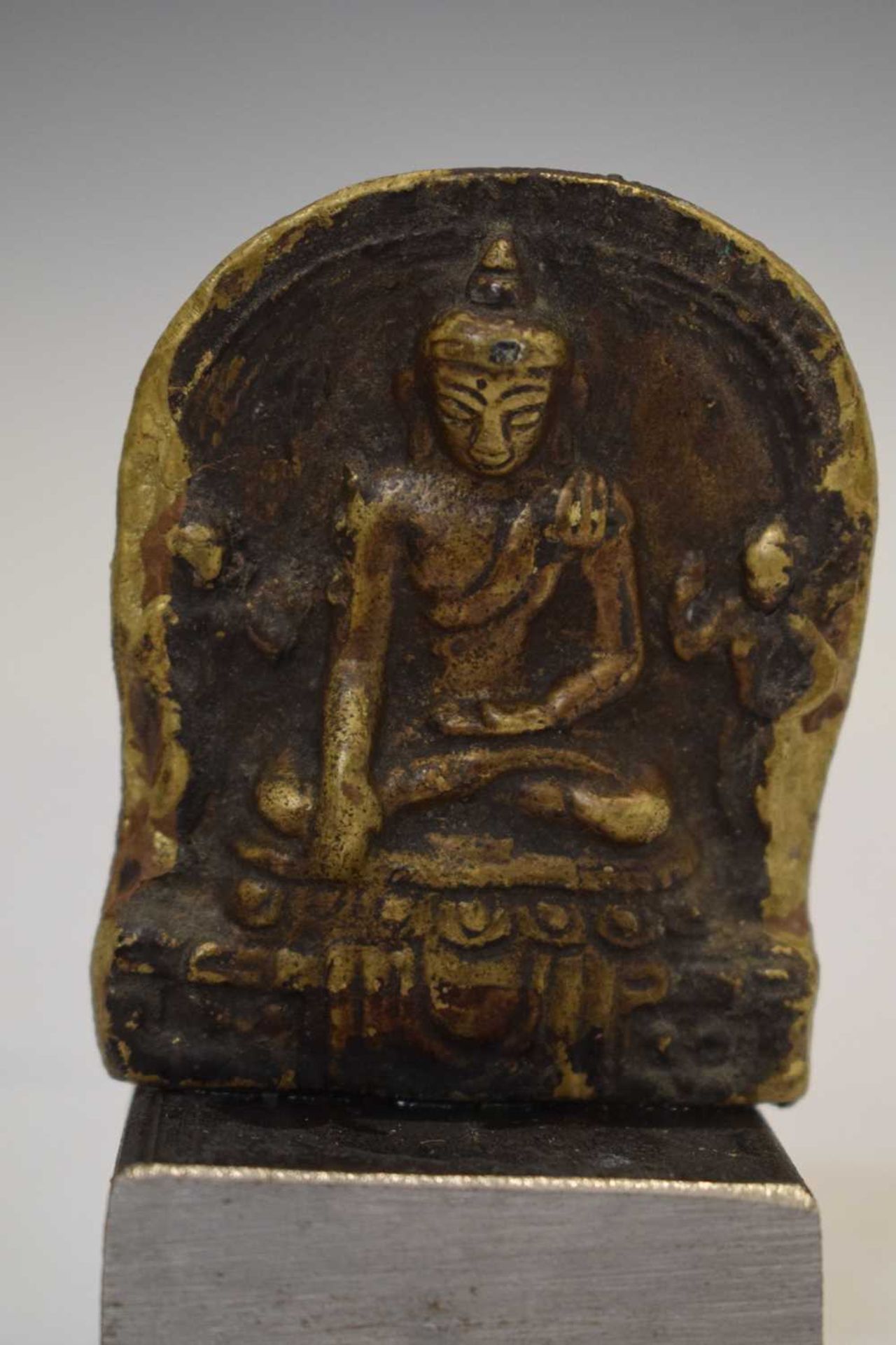 Three Thai alloy amulets - Image 8 of 11