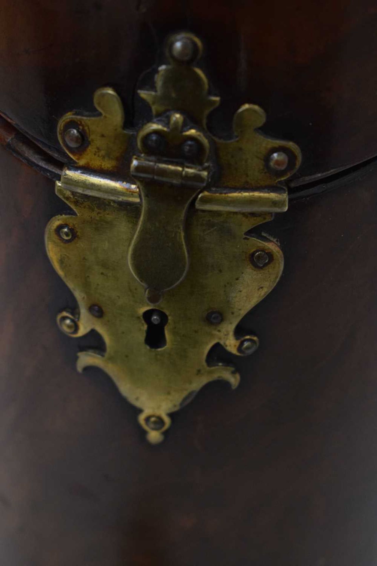 George III mahogany serpentine front cutlery box - Image 6 of 18