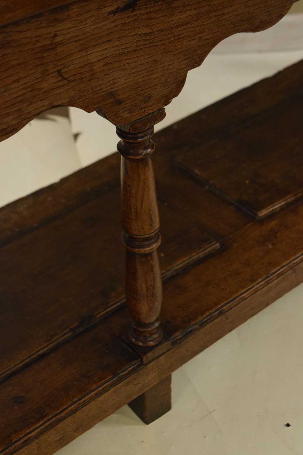 George III oak potboard dresser and rack - Image 12 of 14