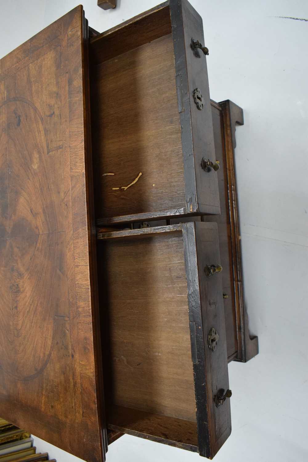 Early 18th century walnut chest of drawers - Image 7 of 20