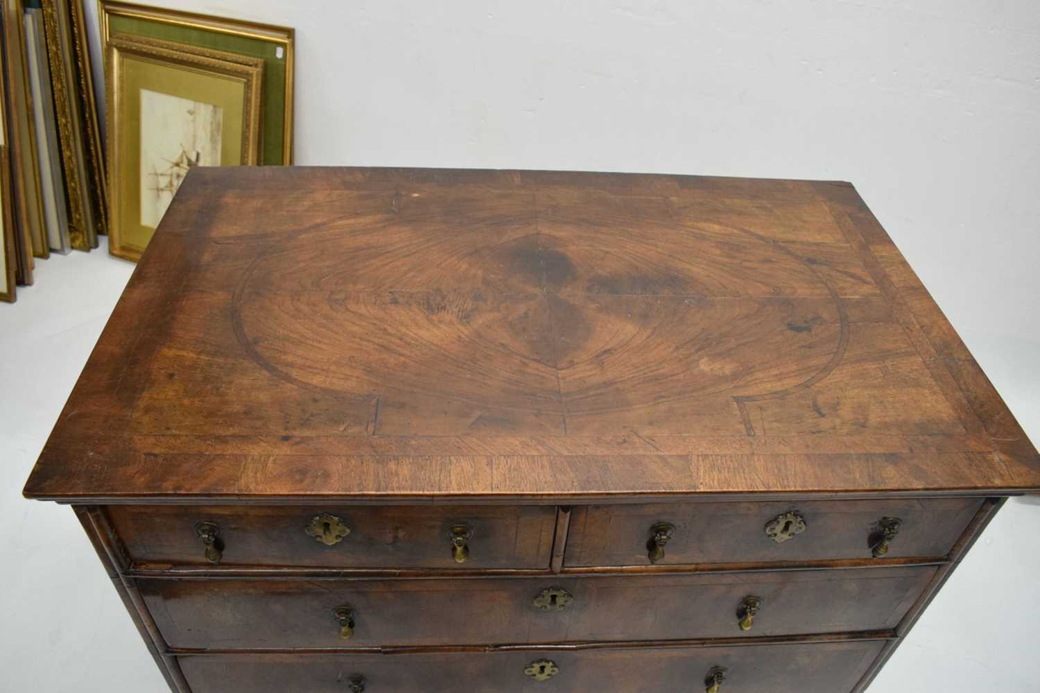 Early 18th century walnut chest of drawers - Image 2 of 20