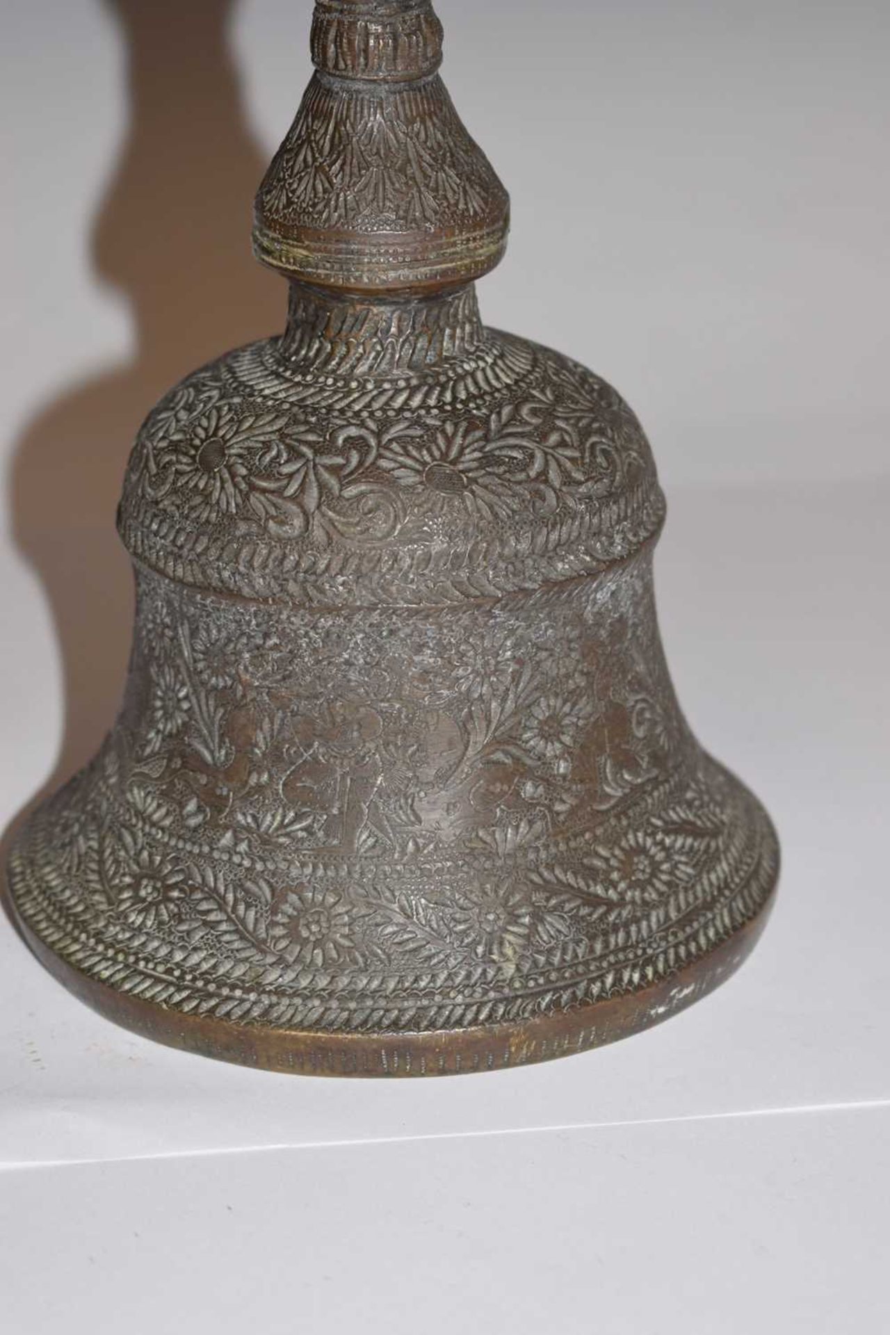 Large Indian cast bronze temple bell - Image 4 of 10