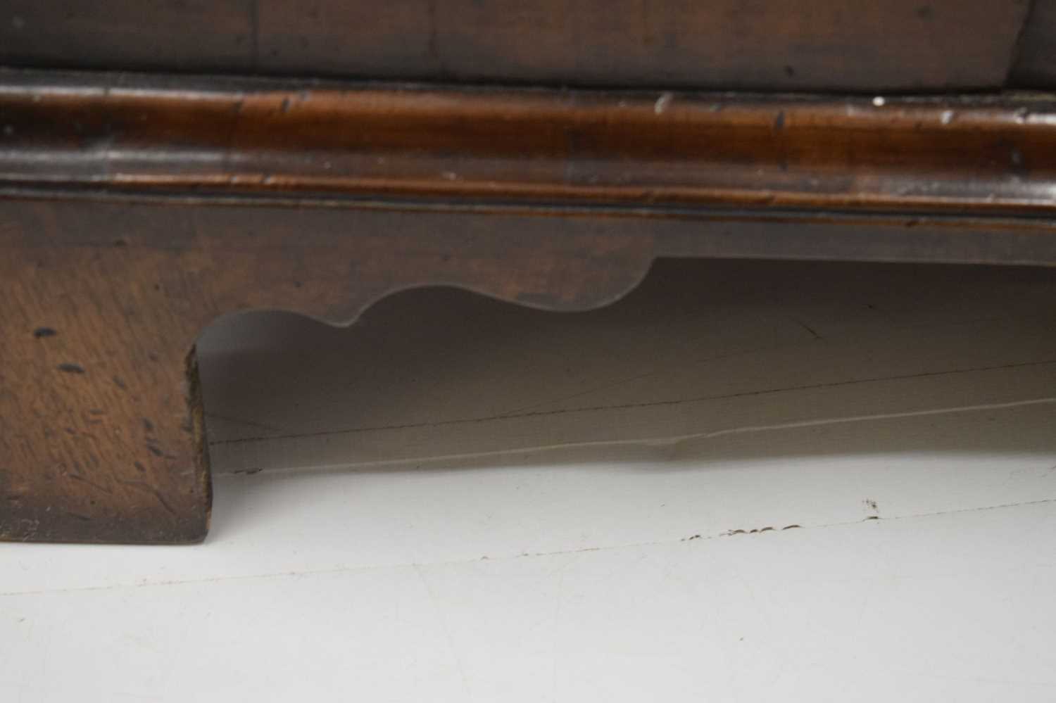 Early 18th century walnut chest of drawers - Image 16 of 20