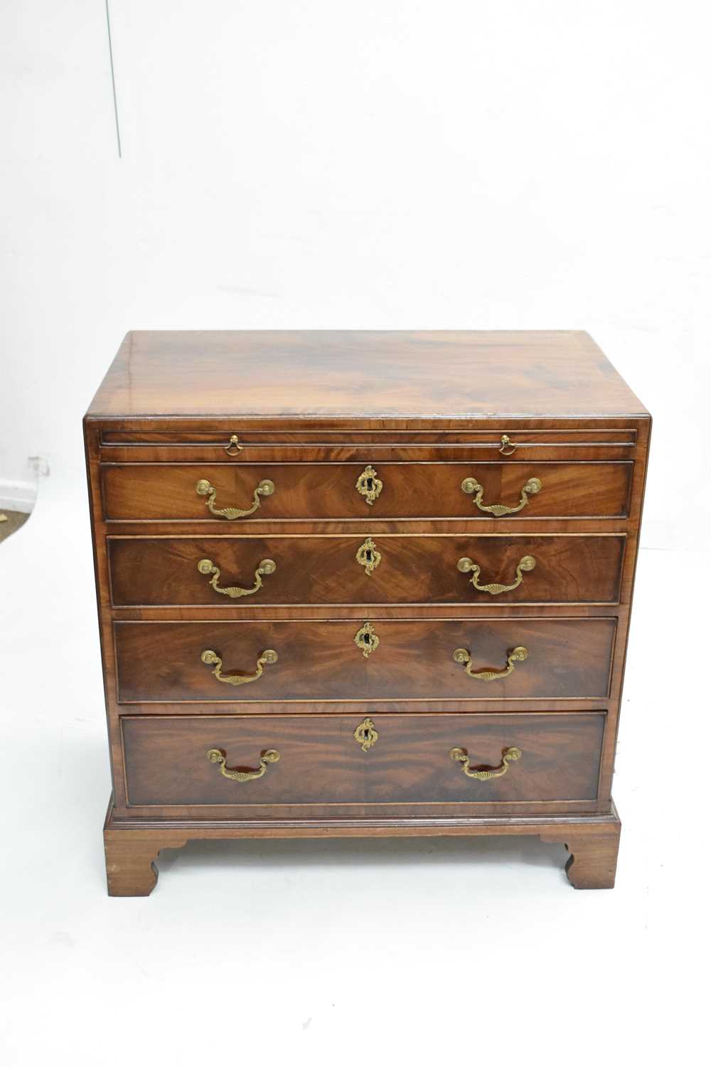 Mahogany four-drawer chest - Image 5 of 11