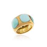 18kt yellow gold ring with three natural turquoises