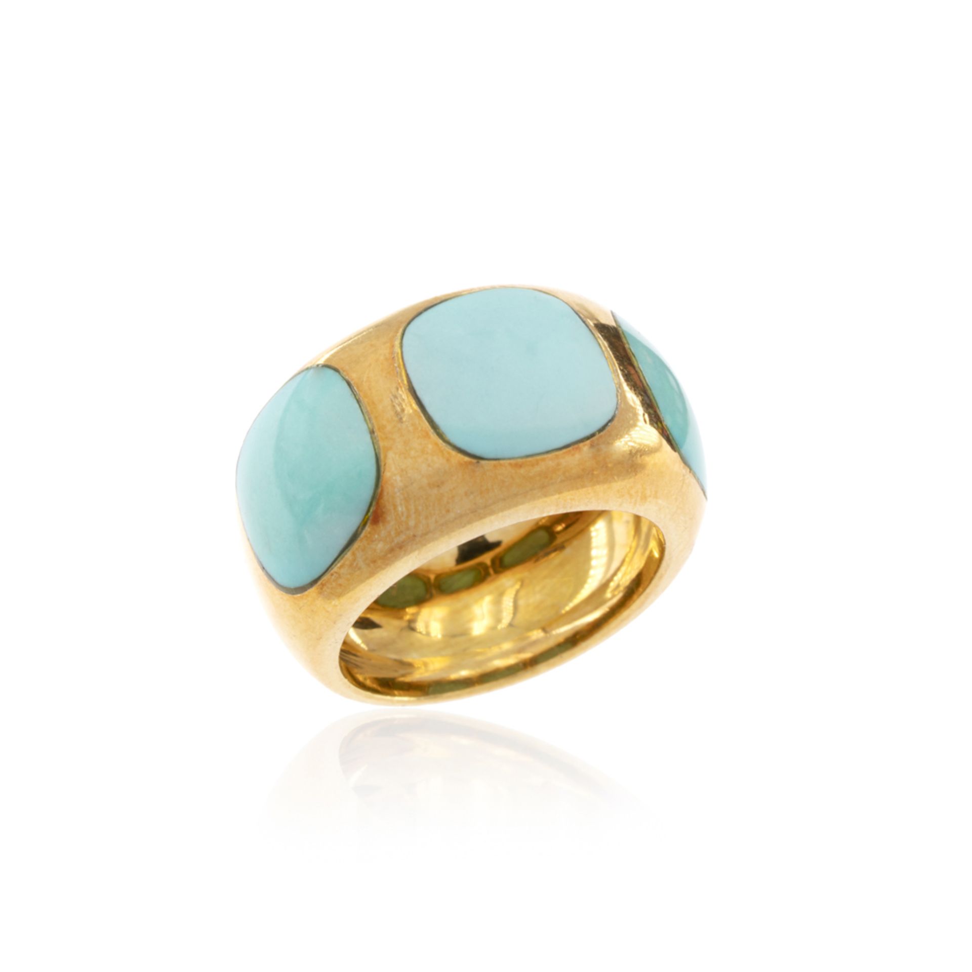 18kt yellow gold ring with three natural turquoises