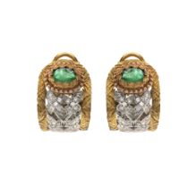 18kt three-color gold lobe earrings with emeralds