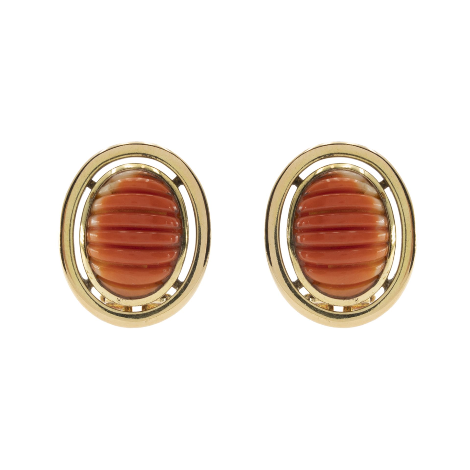 18kt yellow gold and coral lobe earrings