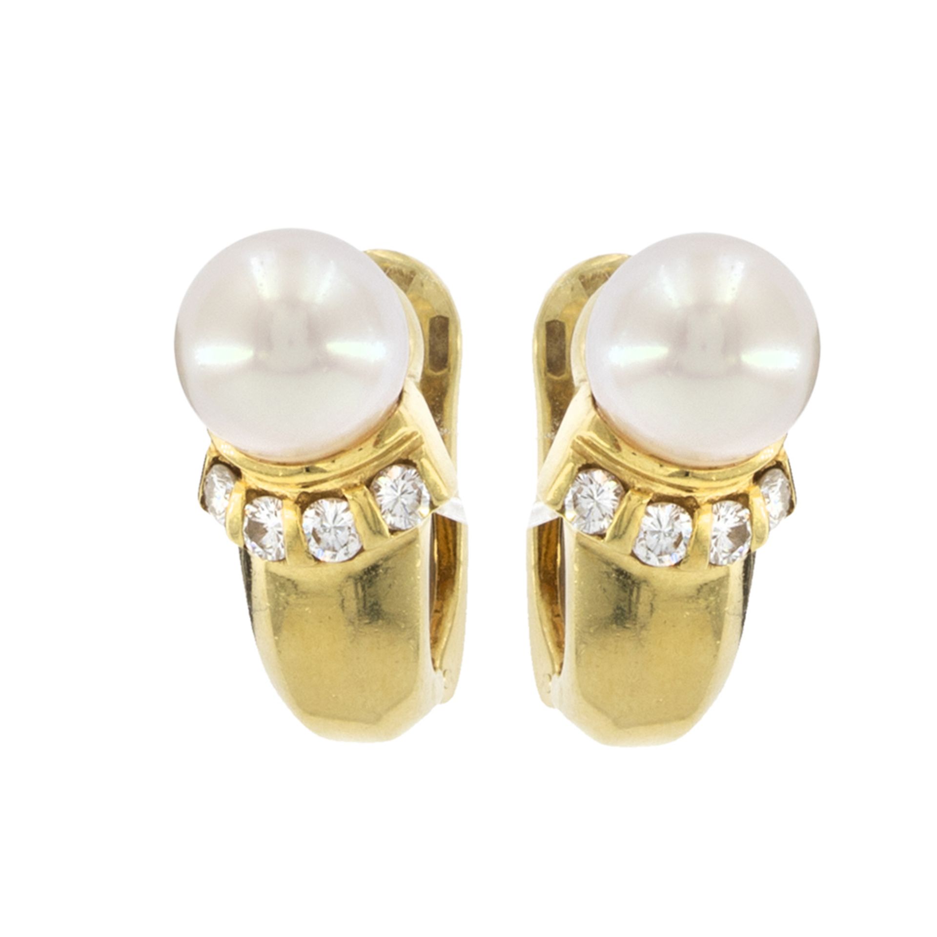 18kt yellow gold lobe earrings with cultured pearls and diamonds