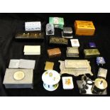 STAMP BOXES & CASES incl. porcelain (5), Chinese enamel, wood (2), lacquer (2), metal (3), glass