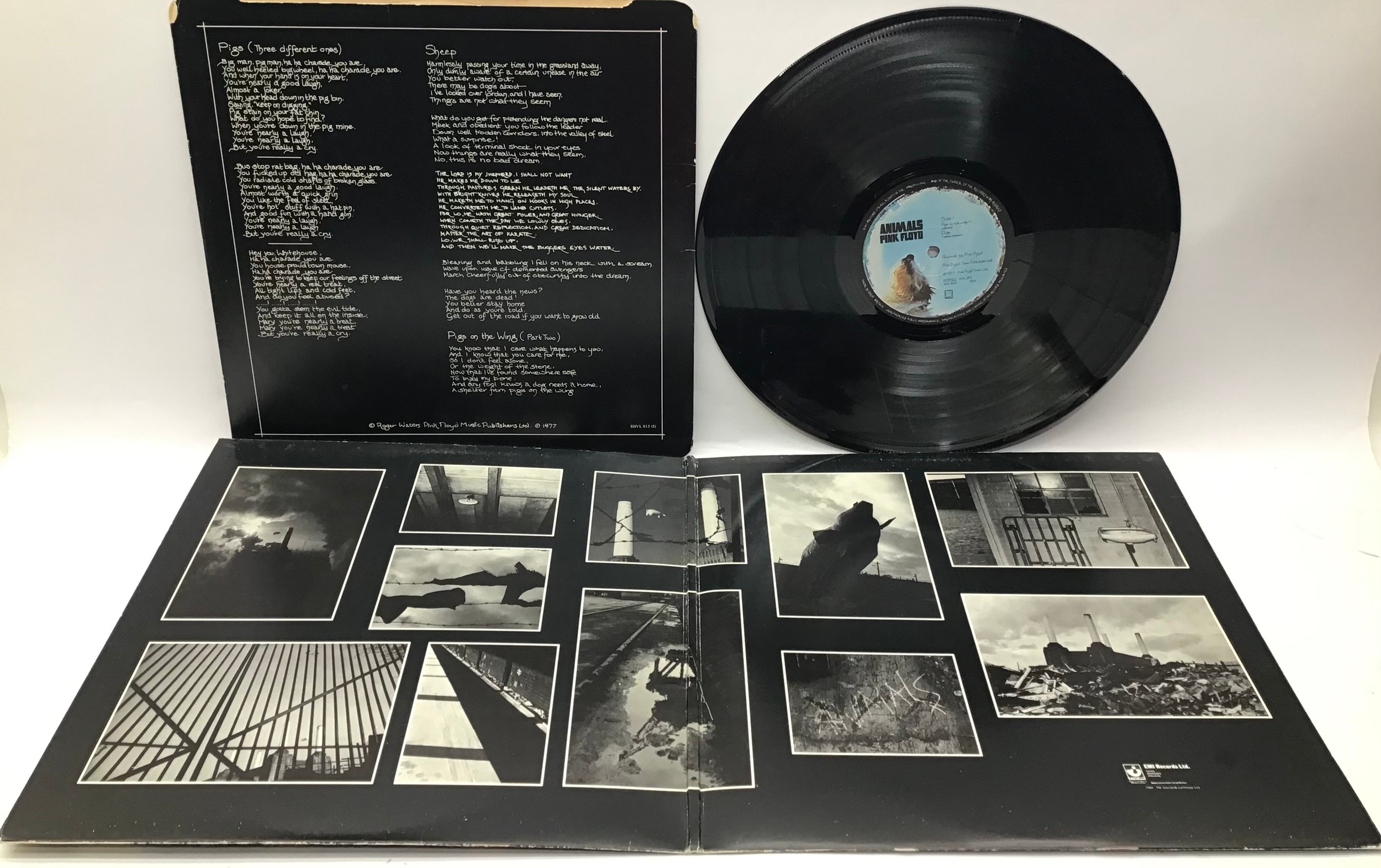 PINK FLOYD LP RECORDS X 2. Copies here include ‘ Dark Side Of The Moon’ on Harvest SHVL 804 and ‘ - Image 4 of 4