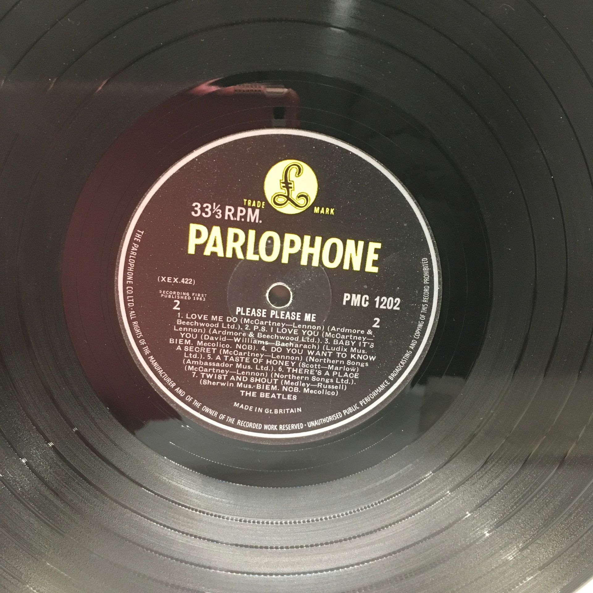 THE BEATLES 'PLEASE PLEASE ME' EARLY 3rd PRESS VINYL LP. A fantastic copy of this Mono press on - Image 4 of 4