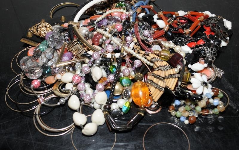 Large quantity of costume jewellery necklaces, bangles and bracelets - Image 3 of 3