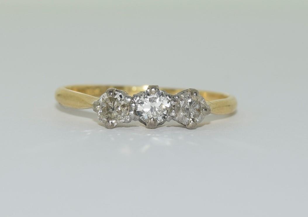 18ct gold and platinum ladies 3 stone diamond ring approx 0.33ct size M - Image 6 of 6