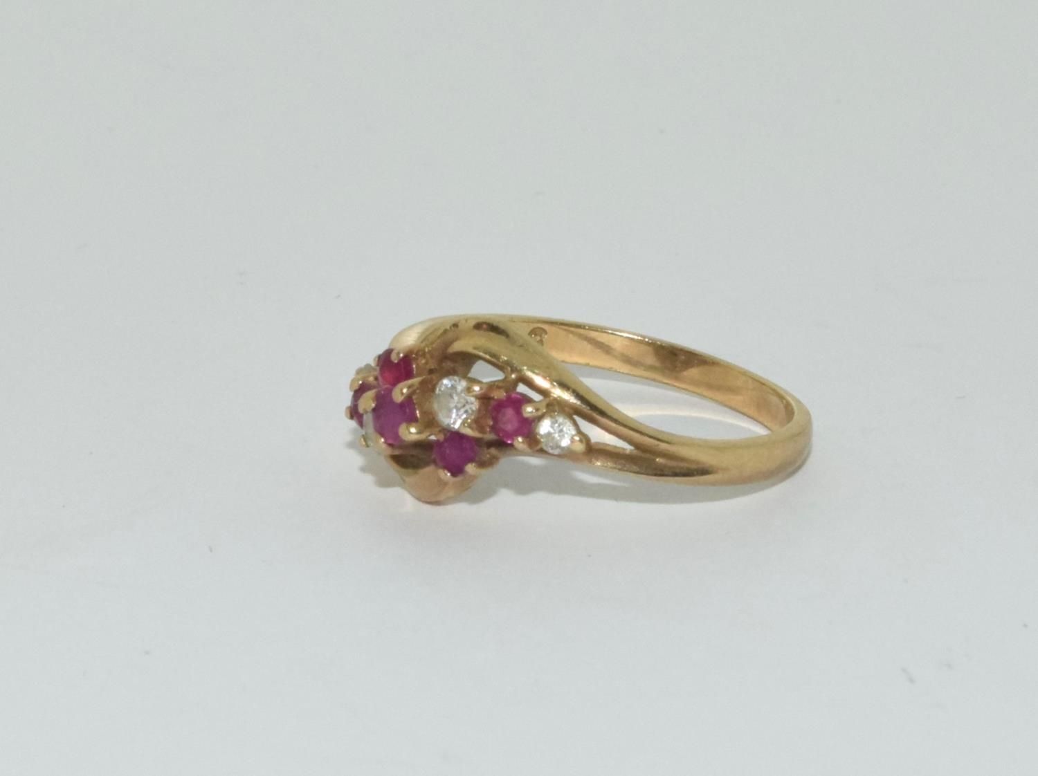 9ct gold ladies diamond and ruby twist ring size N - Image 4 of 6