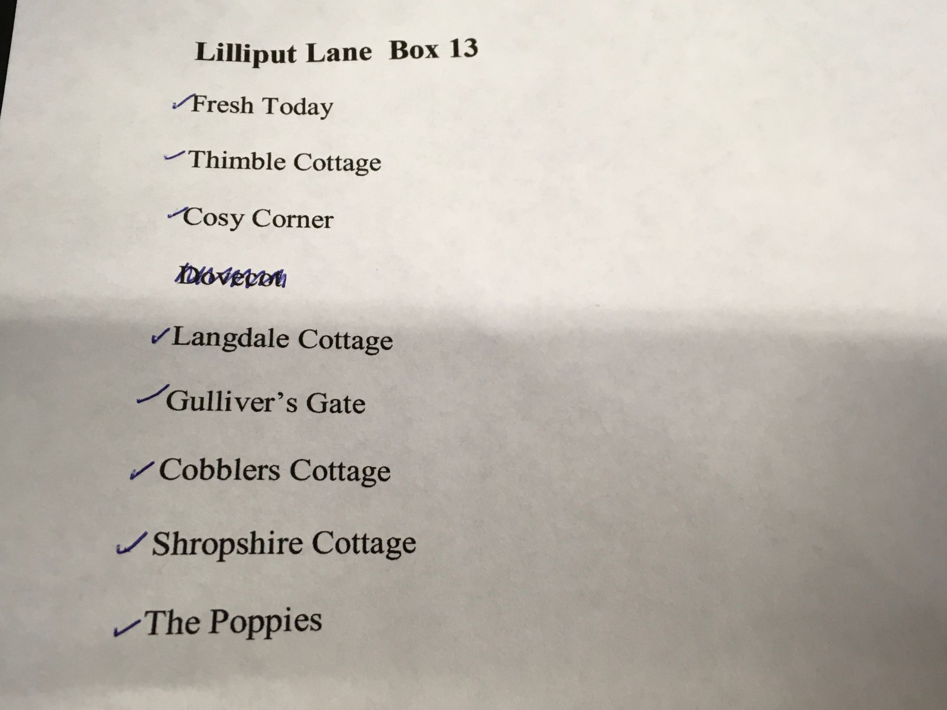 Various Lilliput lane collectors badges, miniature cottages some boxed, lilliput lane mini figures - Image 4 of 4
