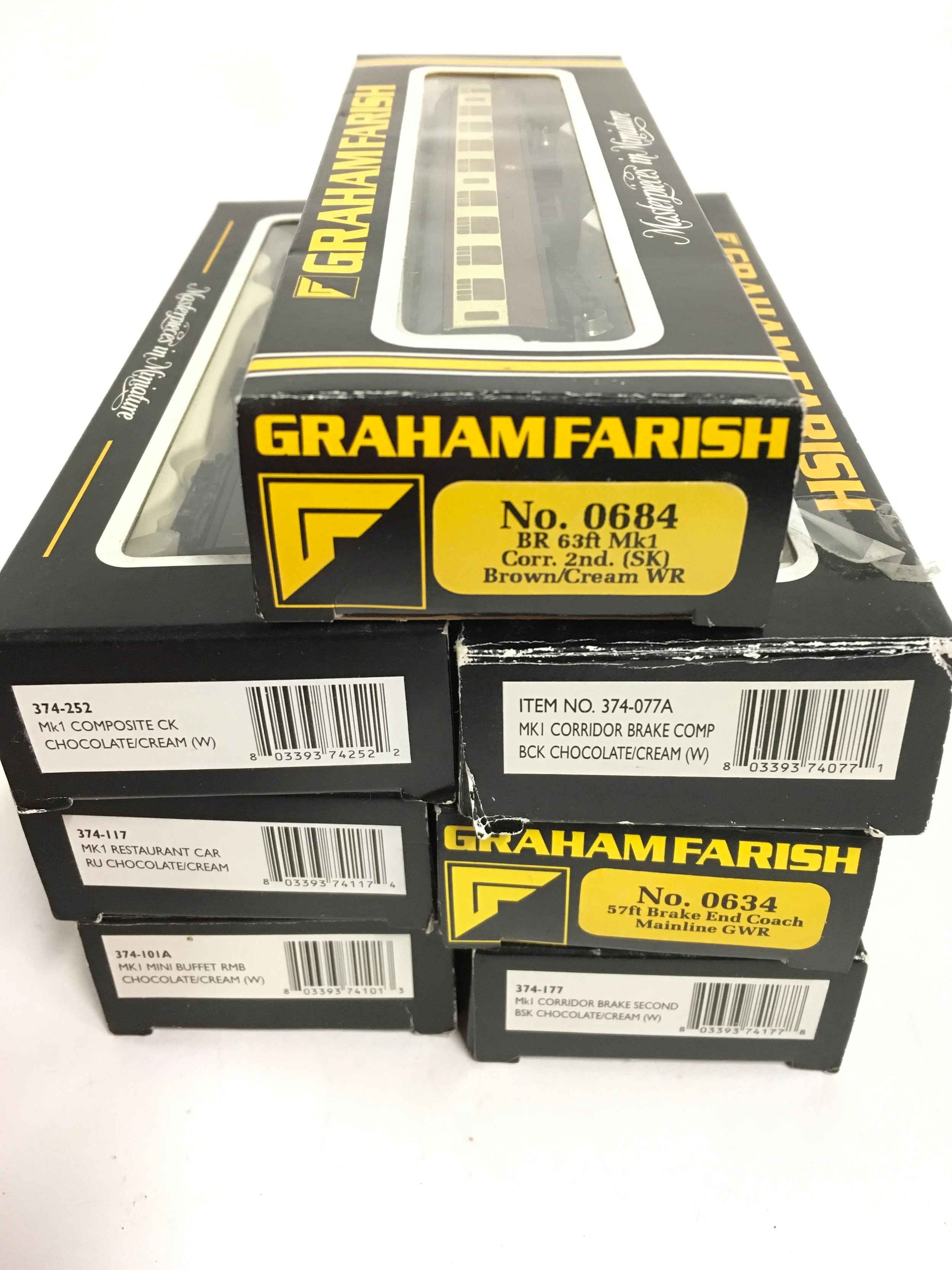 7 x assorted Graham Farish N Gauge Chocolate and Cream coaches, boxed. - Image 2 of 2