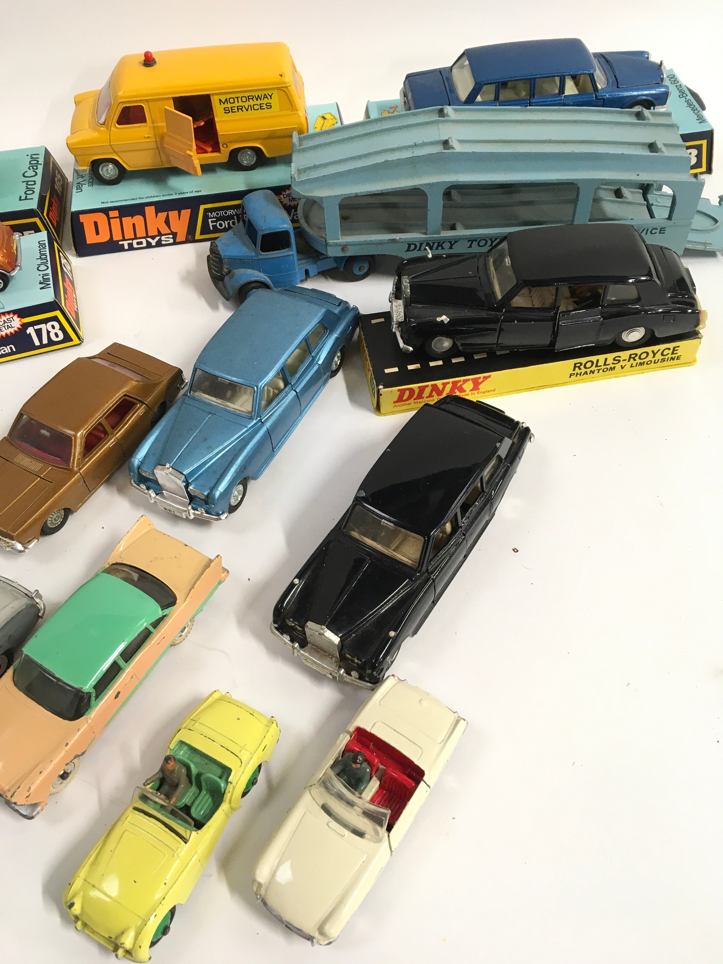 Dinky group of diecast vehicles to include 283 Single Decker Bus, 165 Ford Capri, 178 Mini - Image 2 of 4