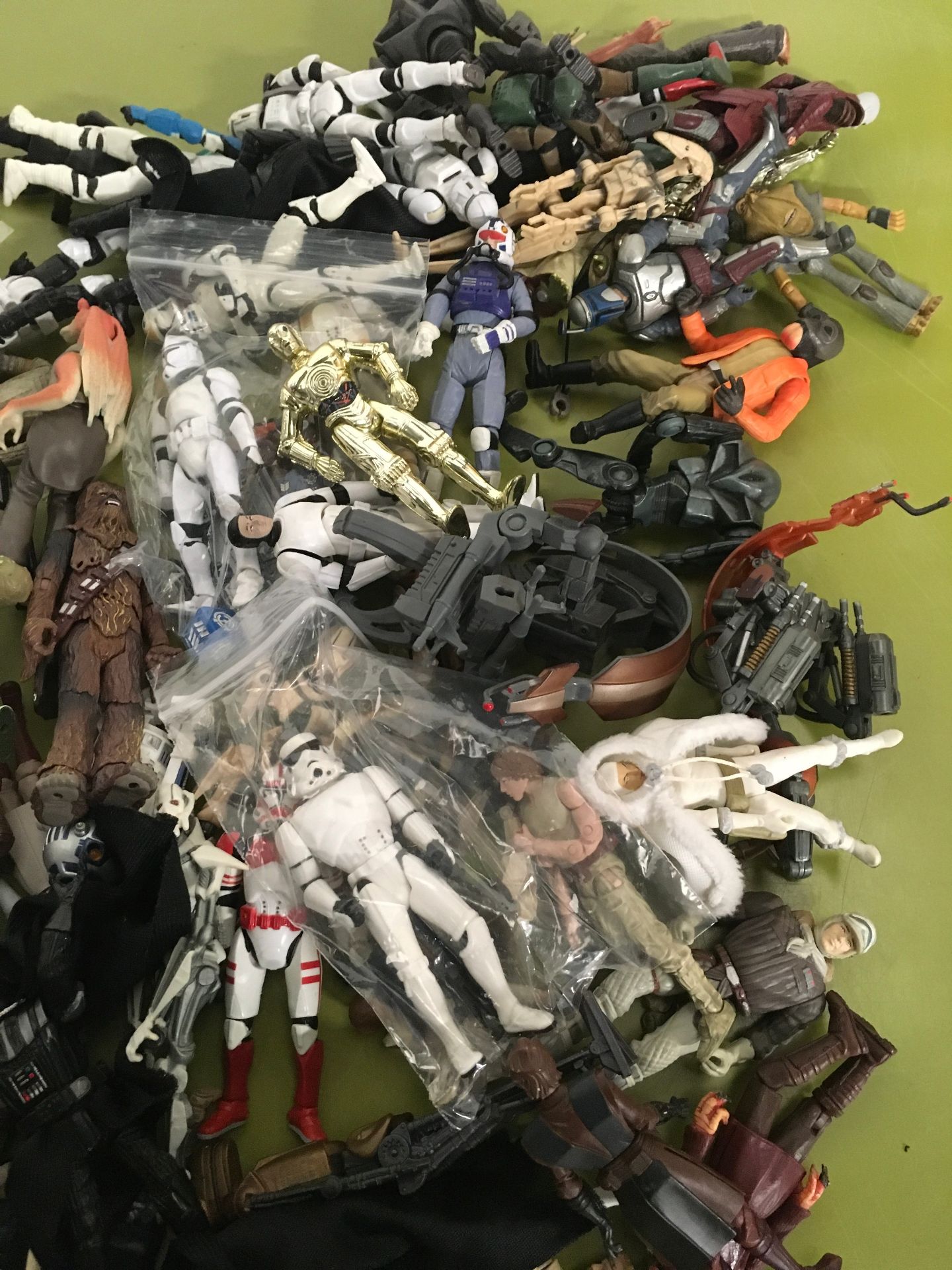 Approx 100 Star Wars modern figures. - Image 2 of 4