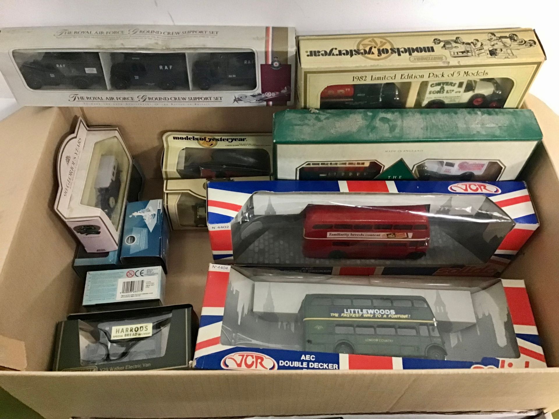 Collection of unboxed Solido models and boxed Solido/Lledo etc models. - Image 3 of 3