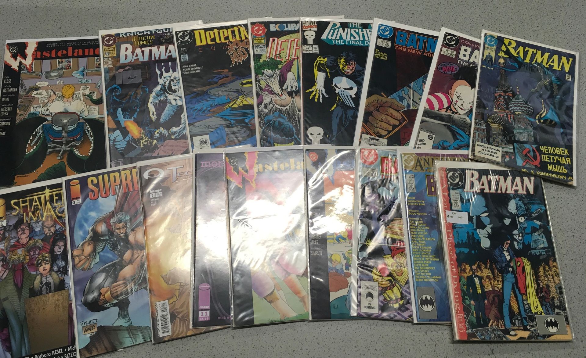 Approx 200+ comics to include Marvel, DC and others. (Only an array of comics pictured). - Image 2 of 5