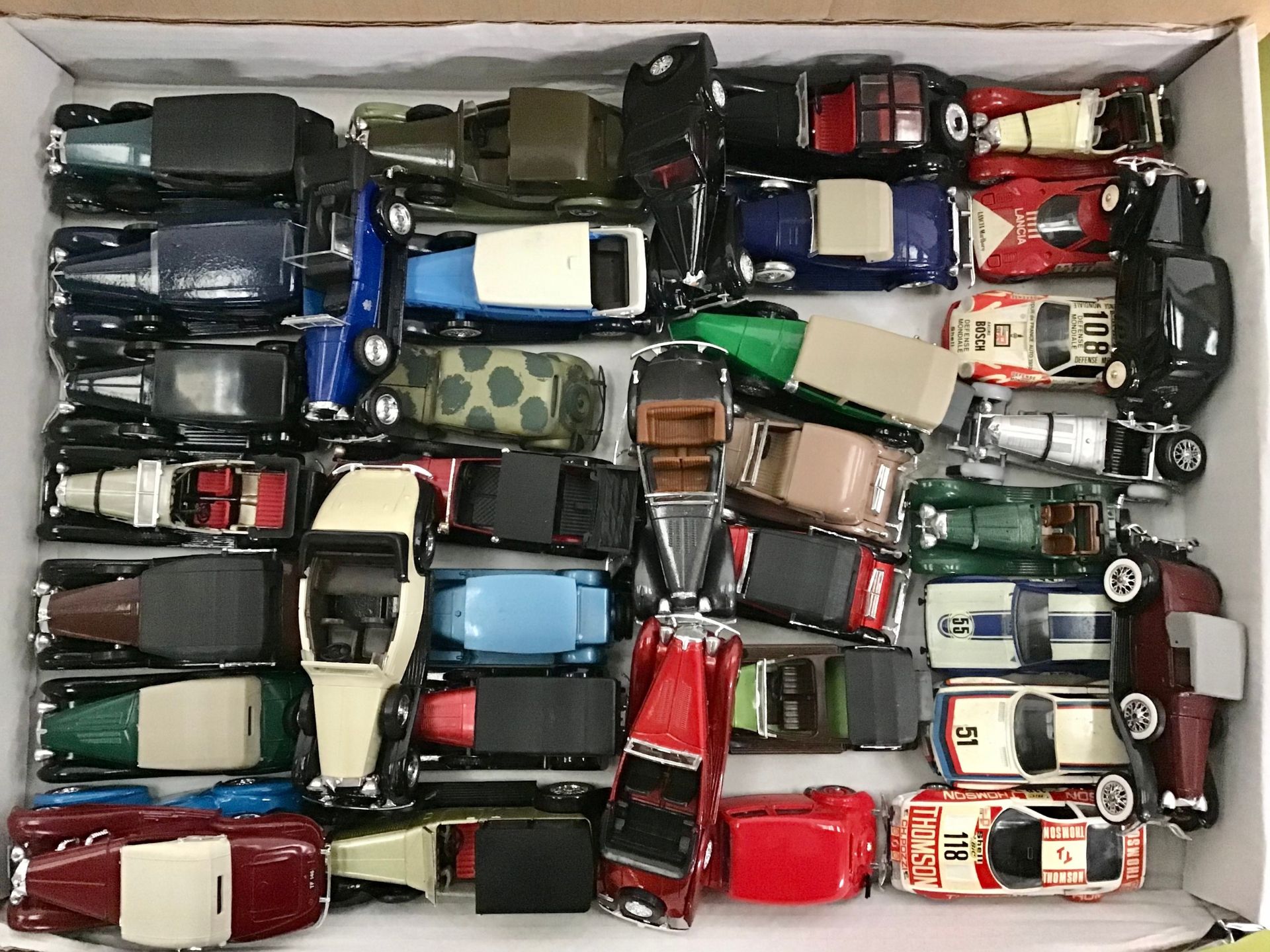 Collection of unboxed Solido models and boxed Solido/Lledo etc models. - Image 2 of 3