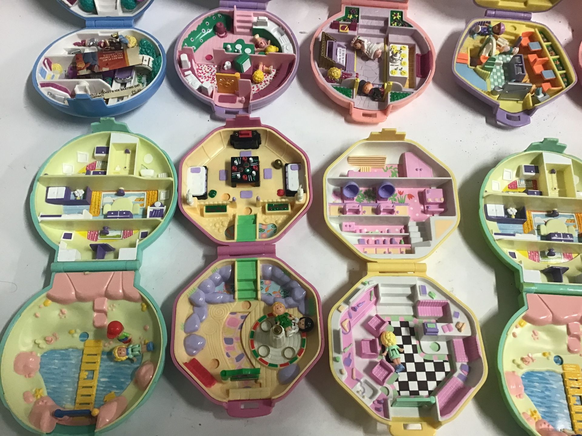 Bluebird Mattel Polly Pocket vintage compacts and playsets (40 altogether), mostly with figures - Image 6 of 15