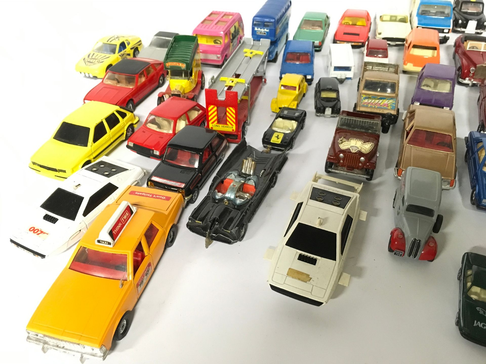 Collection of unboxed Corgi diecast models to include Batmobile, 007 Lotus Espirit, Porsche Audi and - Image 3 of 3
