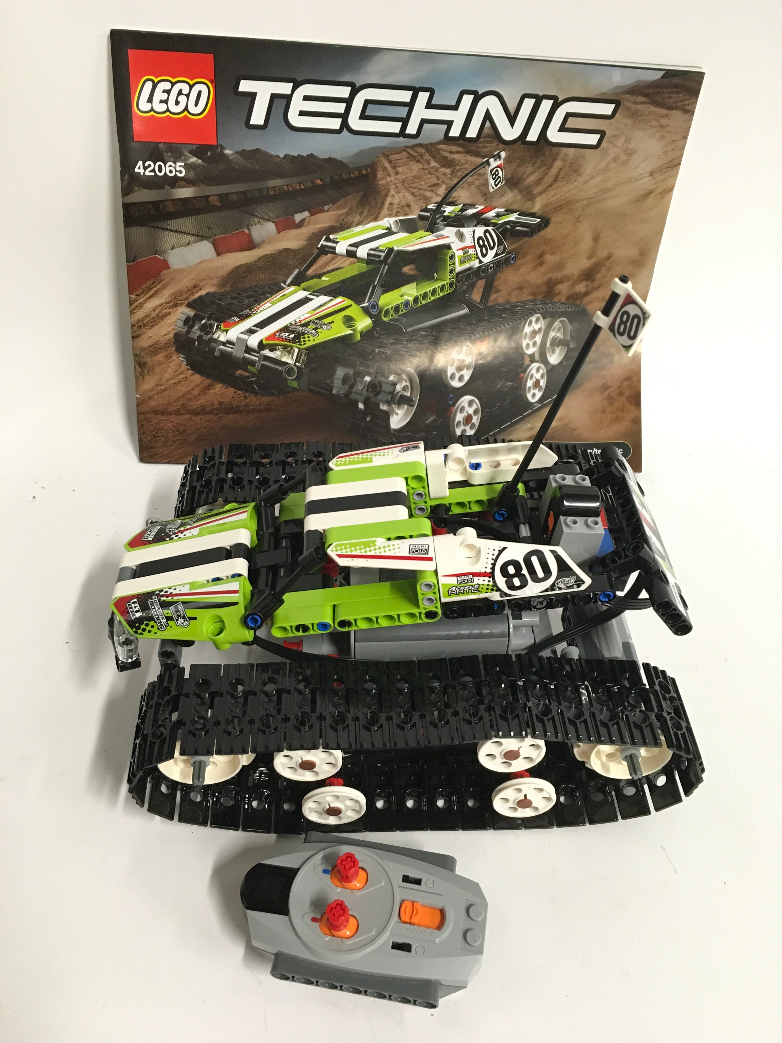Lego Technic RC Tracked Racer with instructions. 99.9% complete. - Image 2 of 3