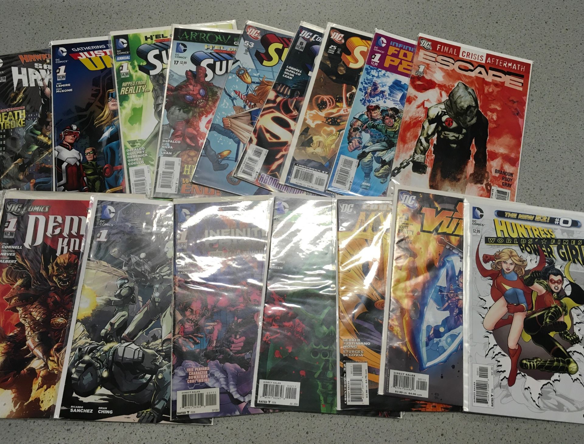 Approx 200+ comics to include Marvel, DC and others. (Only an array of comics pictured). - Image 3 of 5