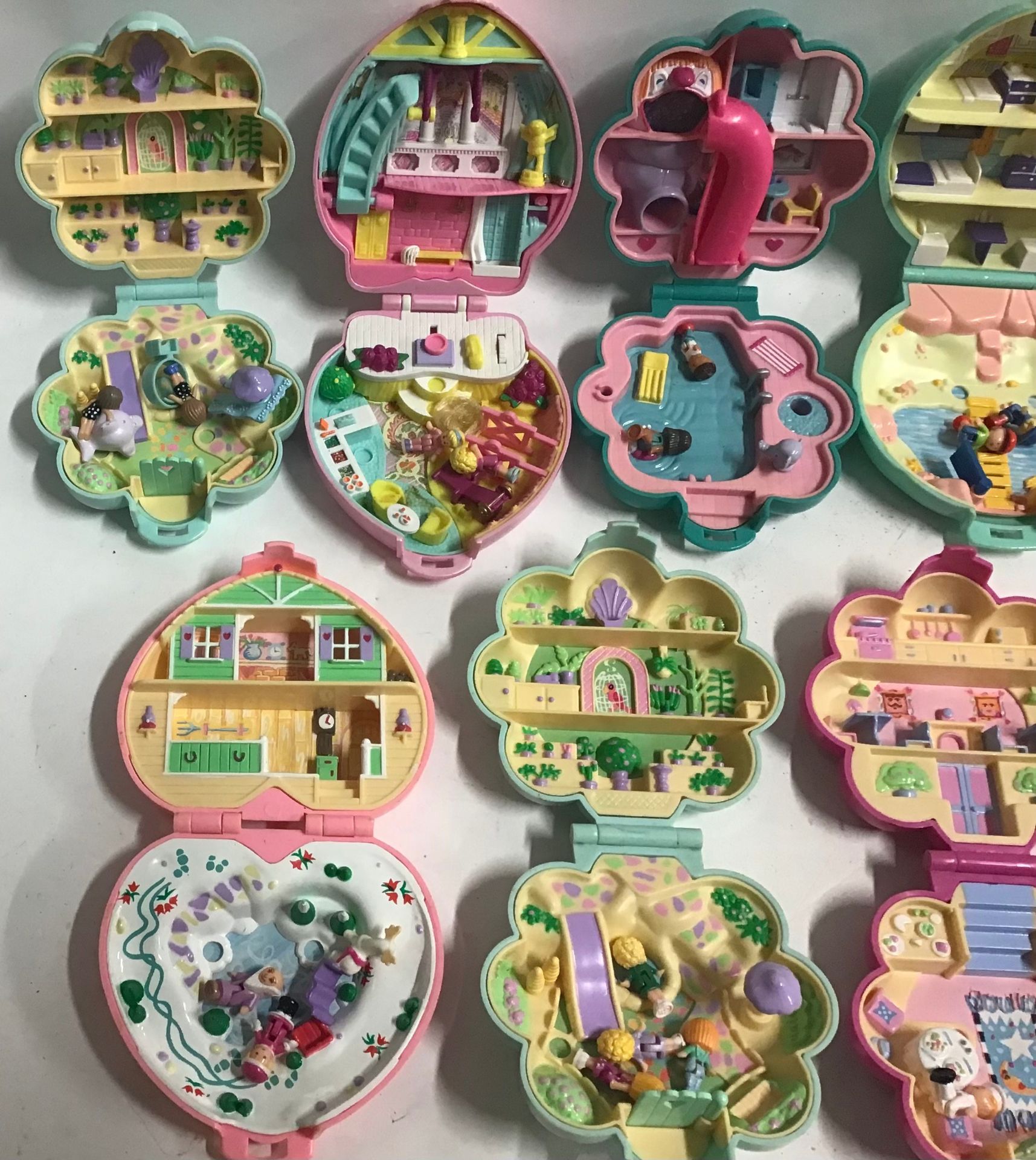 Bluebird Mattel Polly Pocket vintage compacts and playsets (40 altogether), mostly with figures - Image 9 of 15