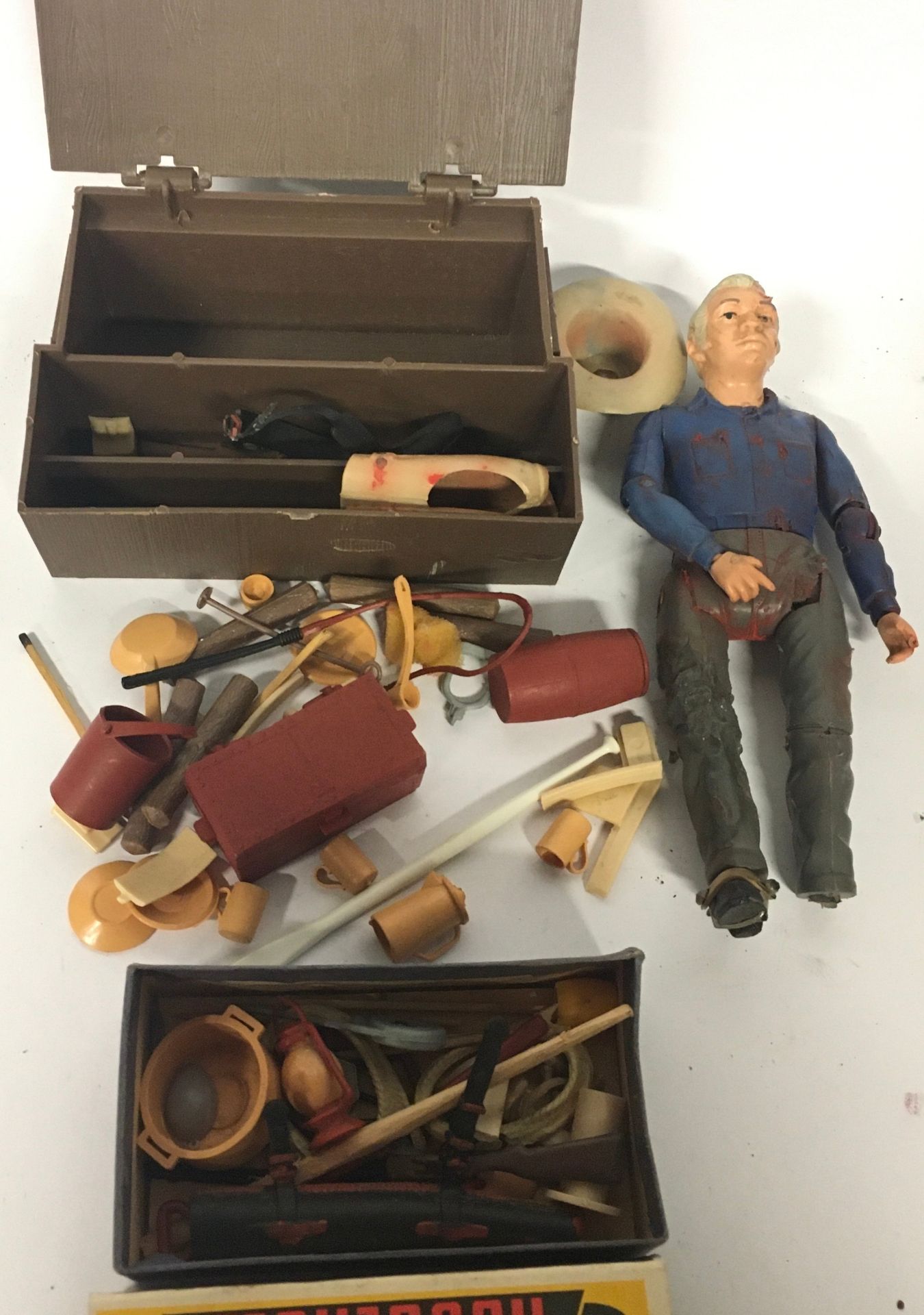 Palitoy Bonanza wagon set and instructions with Ben Cartwright figure. Unchecked for completeness. - Image 3 of 6