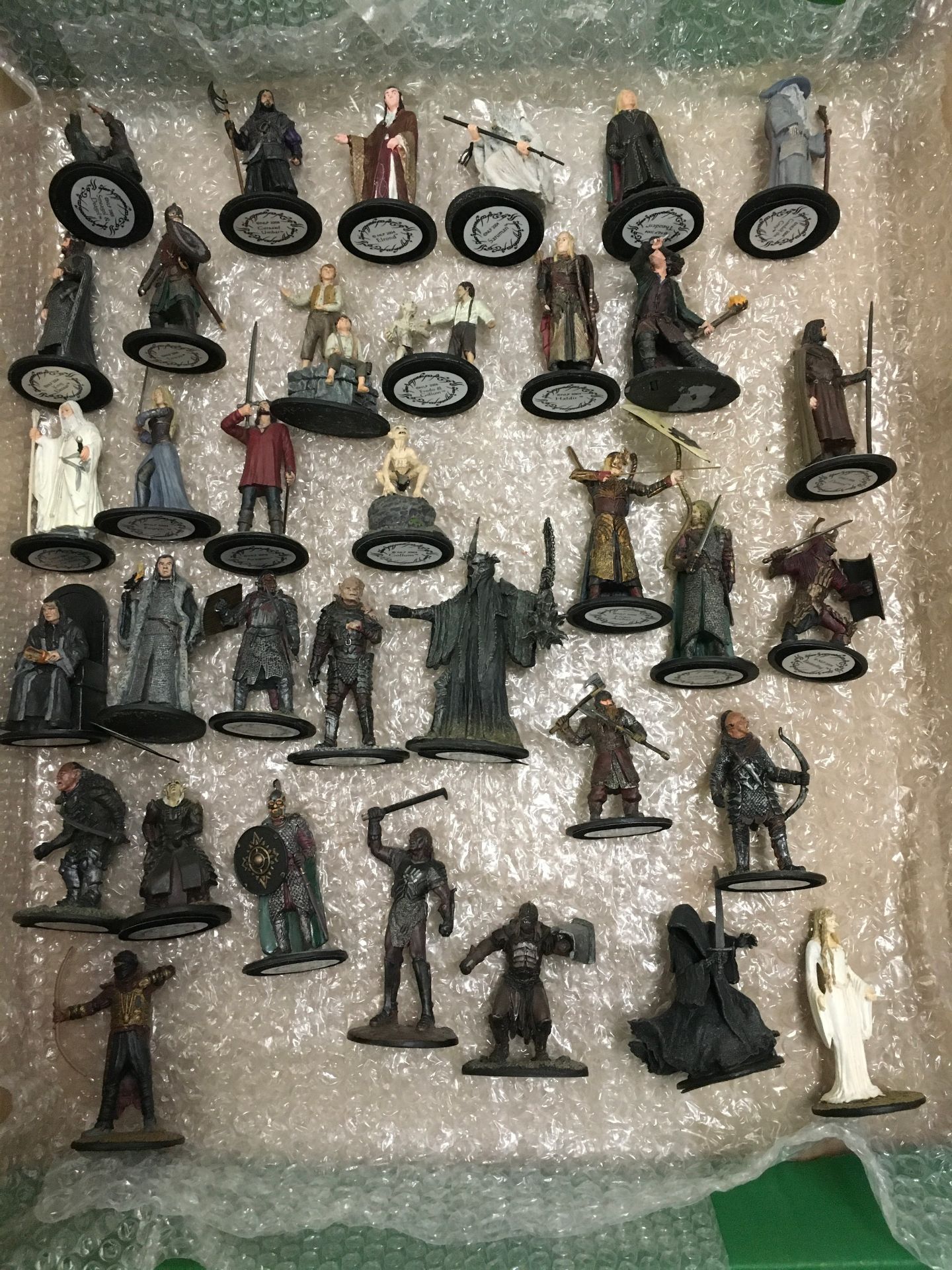 85 NLP Lord of the Rings figures to include Frodo & Sam, Arwen, Legolas, Gandalf & Shadowfax, Orcs - Image 2 of 3