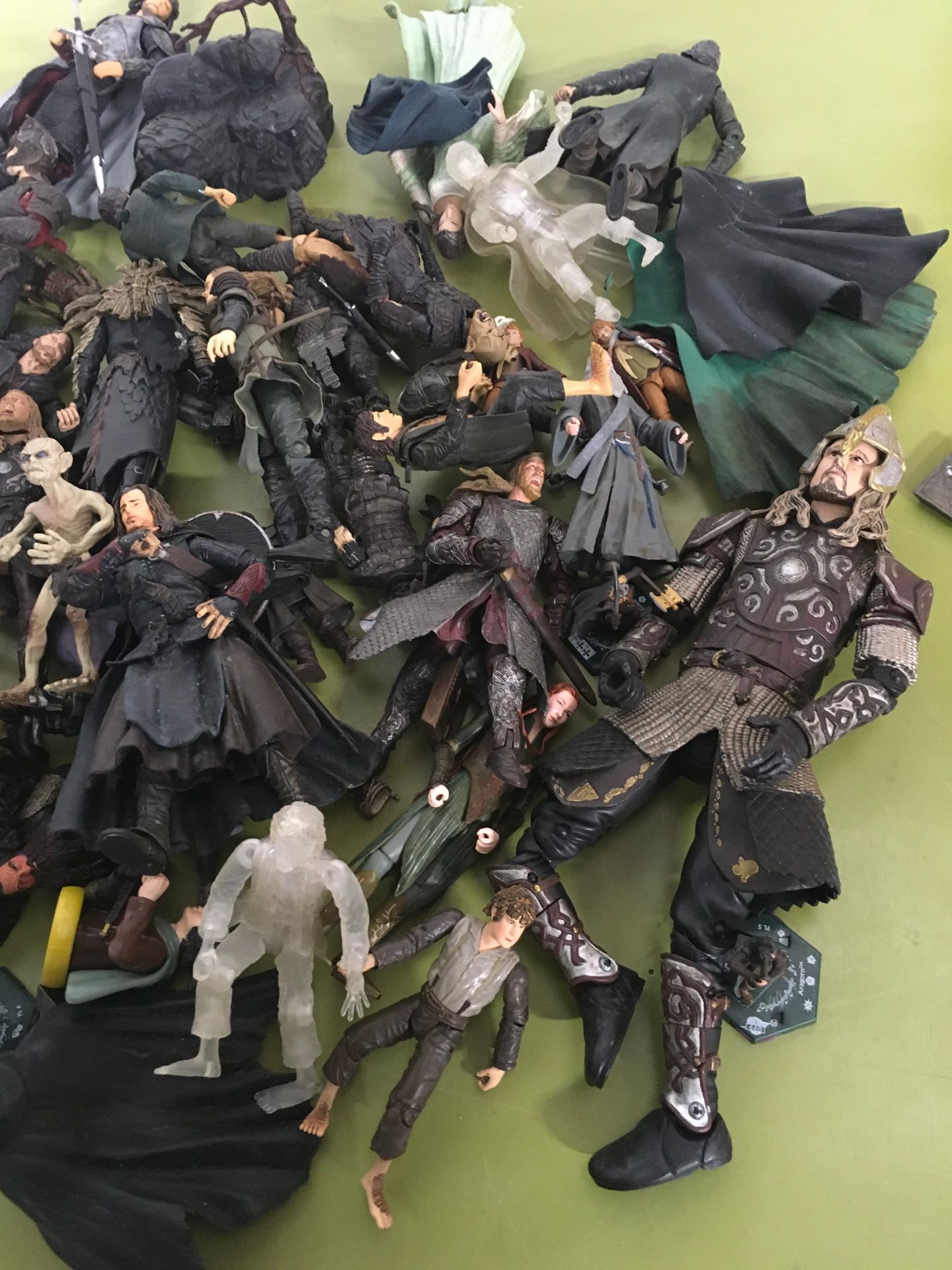 Collection of Lord of the Rings figures. - Image 2 of 4
