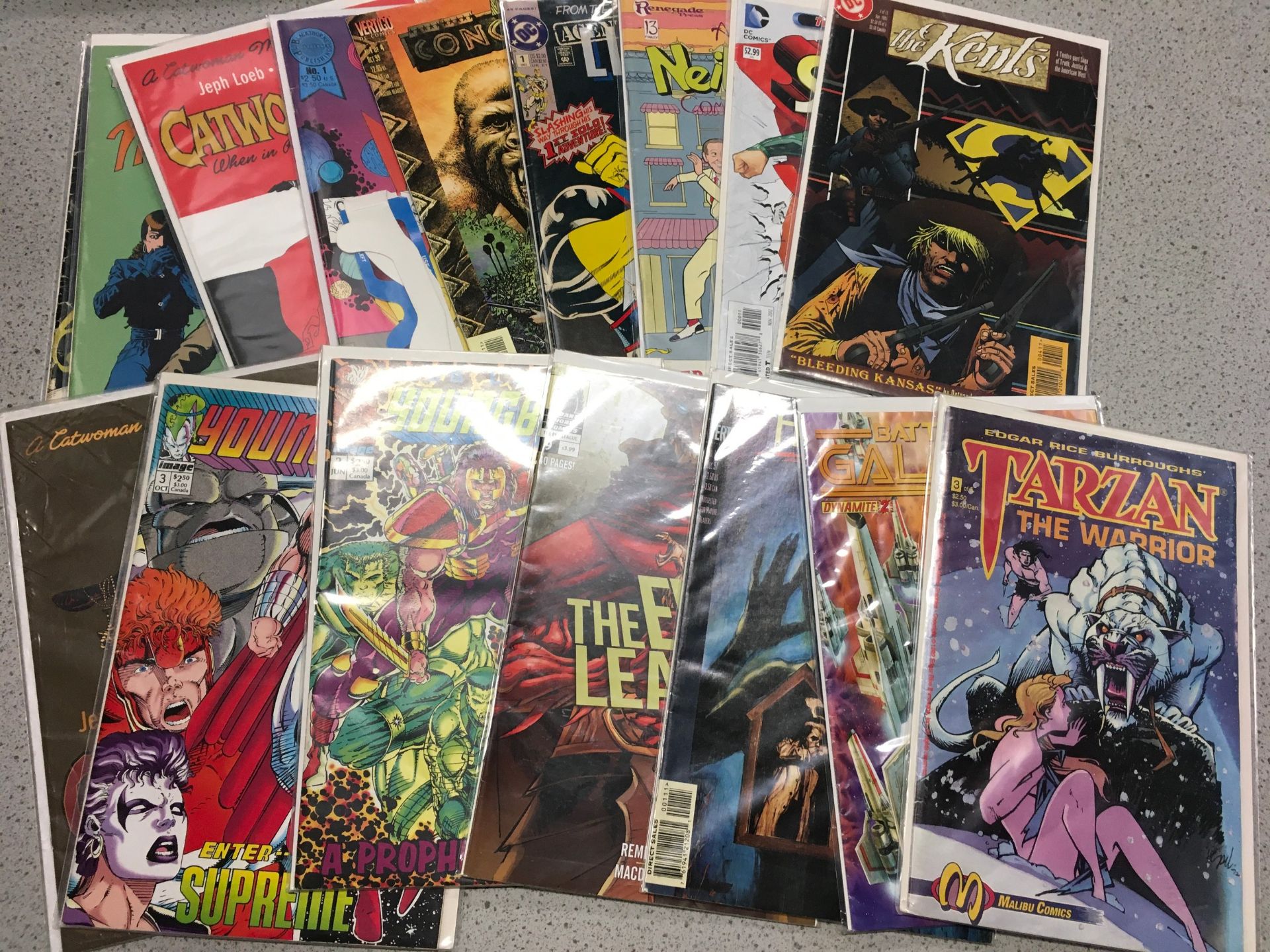 Approx 200+ comics to include DC Comics, Marvel and others. Mixed collection including Spider-Man, - Image 4 of 5