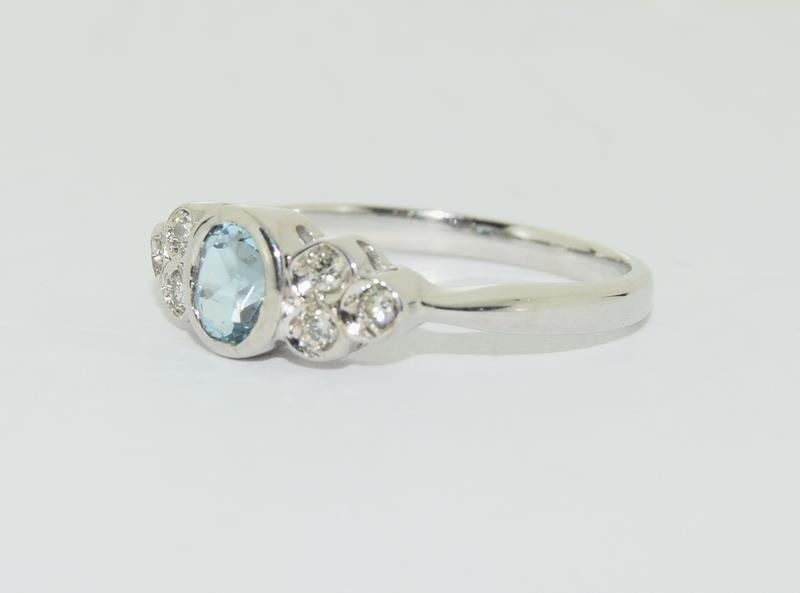 9ct white gold aquamarine diamond ring, size L - Image 4 of 5