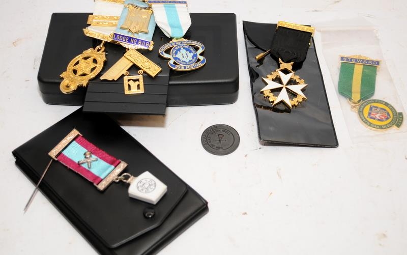 A collection of Masonic jewels. 7 items in lot