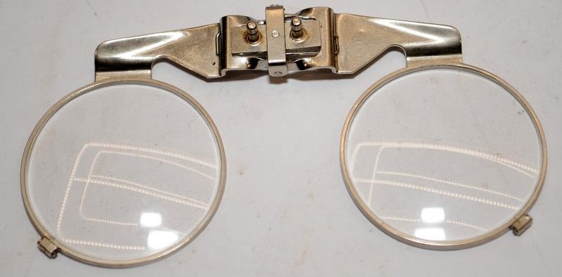 Unusual military issue Mark 5 respirator spectacles in original crows foot marked case. Ref: 6540/ - Image 4 of 5