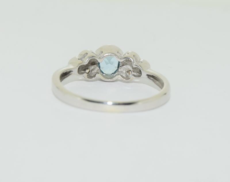 9ct white gold aquamarine diamond ring, size L - Image 3 of 5