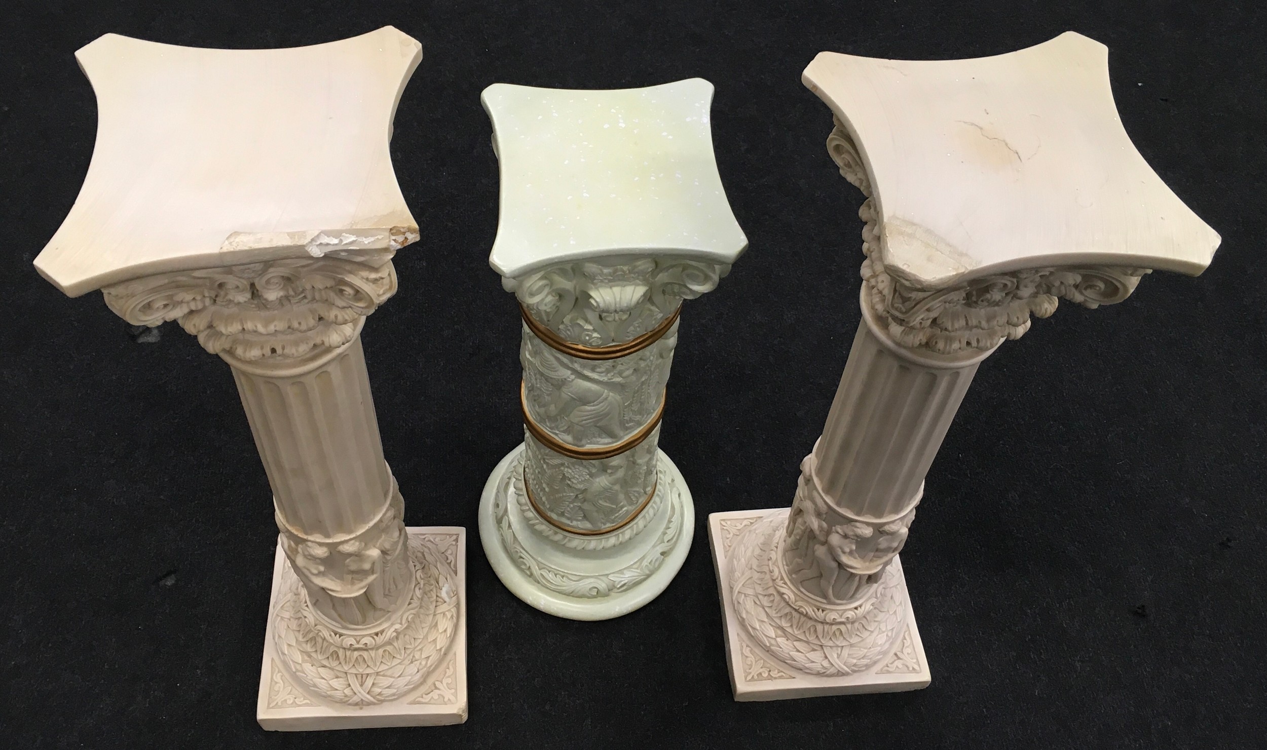 Pair of contemporary resin Corinthian columns depicting roman figures each measuring 71cm tall - Image 2 of 3
