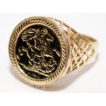 St George medallion gold on silver ring Size W