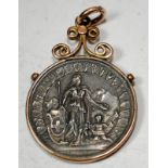 Swiss Union Helvetia Honneur Au Membre Fidale 1886 in a gold mount, award medal