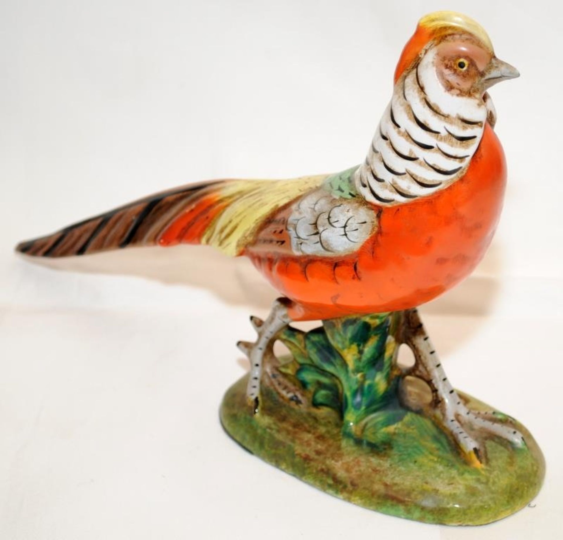 A pair of quality early 20thC Italian pottery hand painted pheasants. Approx 28cms across - Image 3 of 6