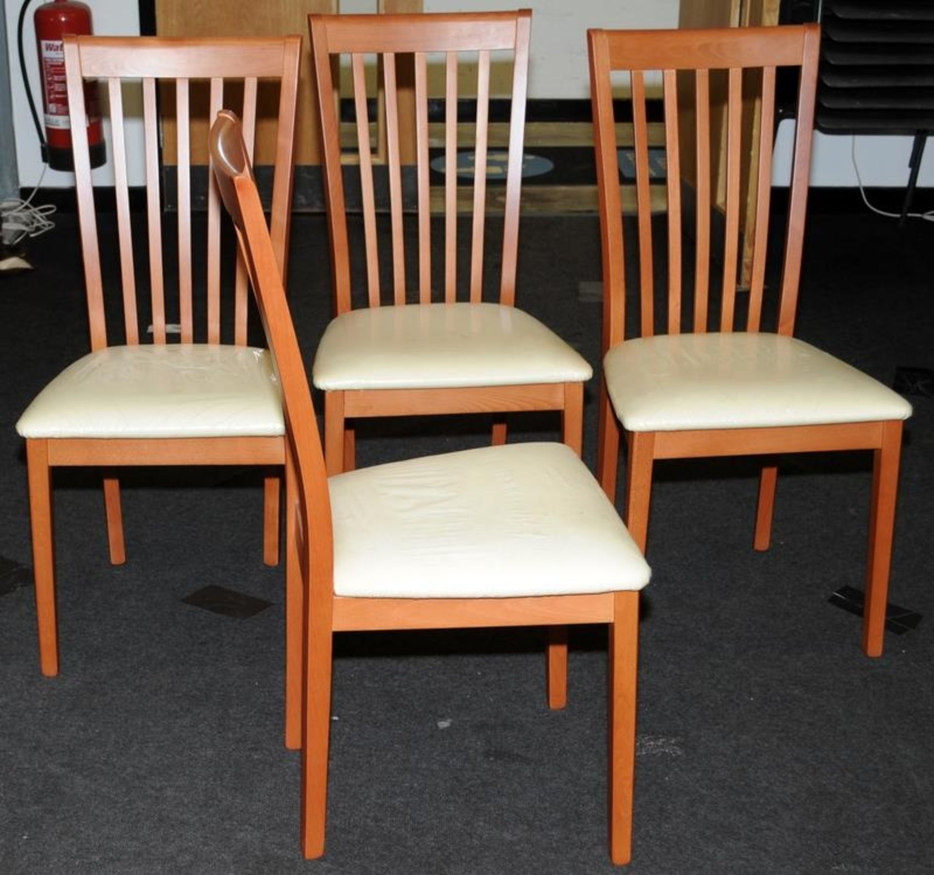 Circular extending table by Morris Furniture Co. c/w with four upholstered dining chairs. 140cms - Image 4 of 5