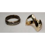 Two Vintage gold/silver rings.