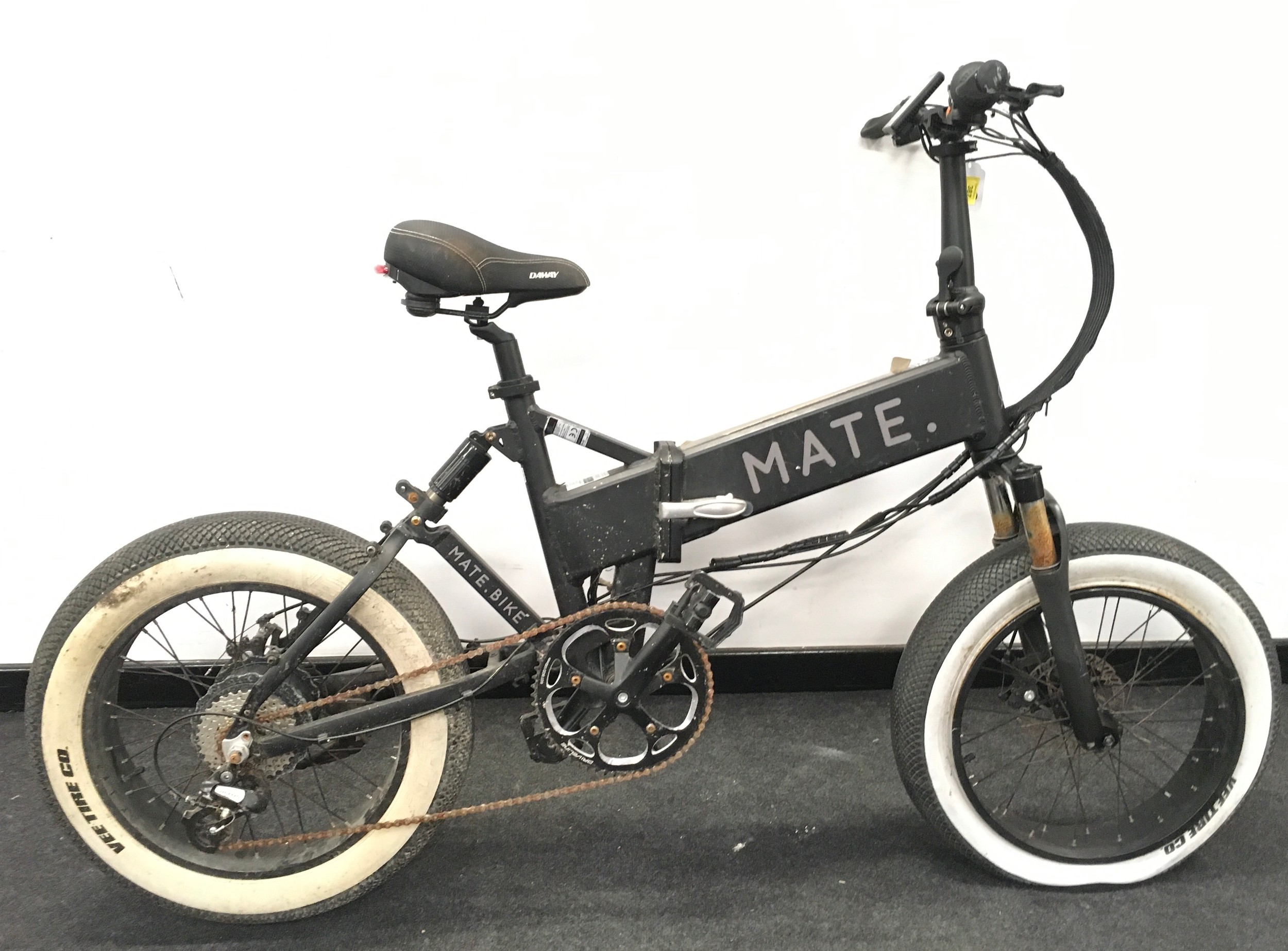 Black E bike with black tyres (mate) (28)