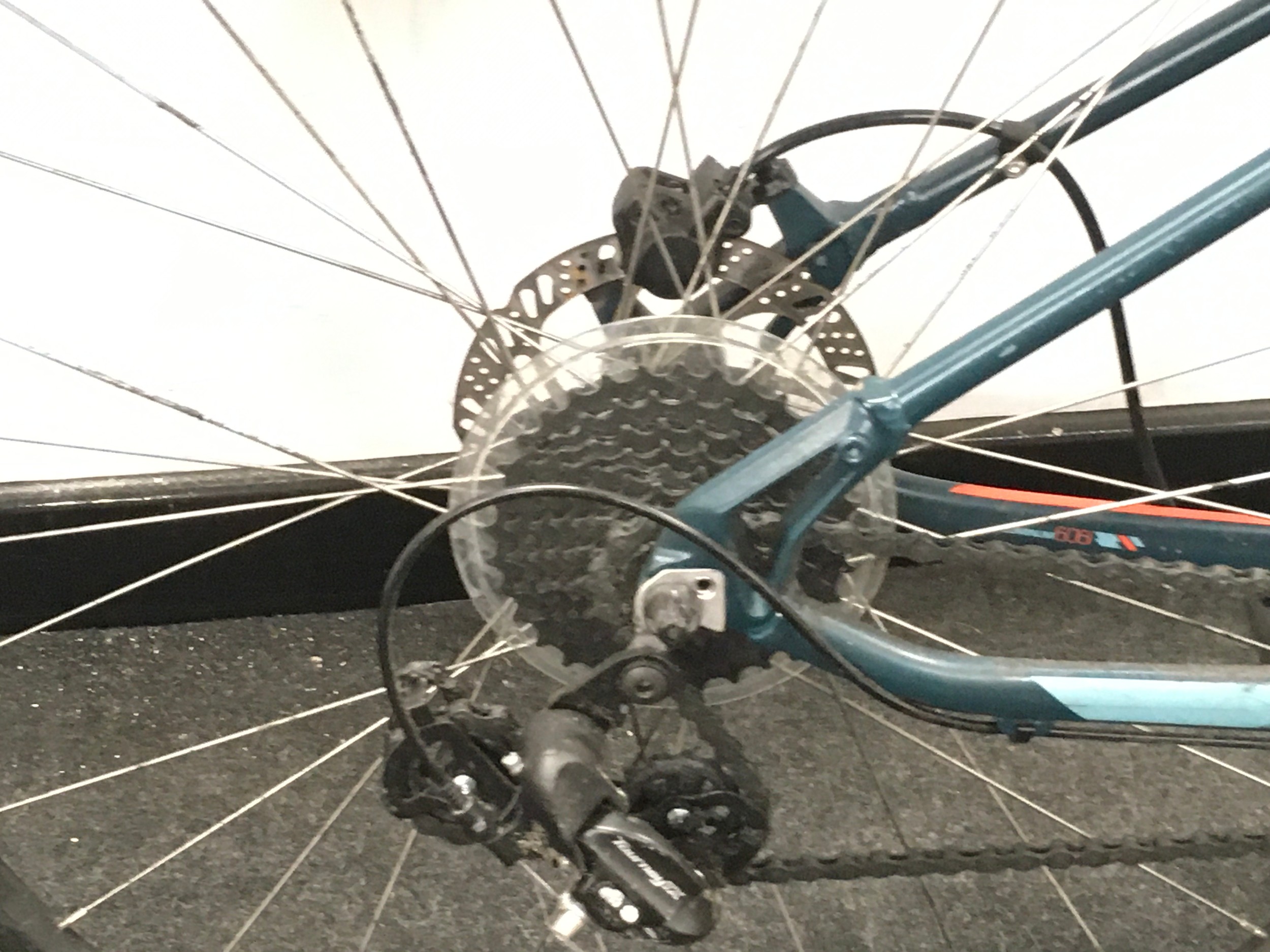 GT Aggressor Mountain Bike, 24 gears, frame 16", Wheel 29" (39) - Image 2 of 3