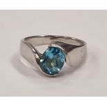 A 925 silver blue topaz ring Size R (D4)